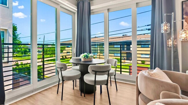 Photo - 1733 N Fitzhugh Ave Unit ID1226740P