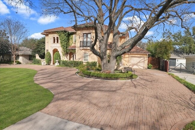 Photo - 6807 Lupton Dr