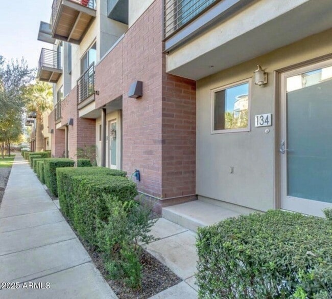 Photo - 525 W Lakeside Dr