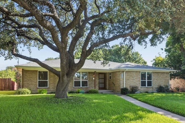Photo - 2223 Freeland Way