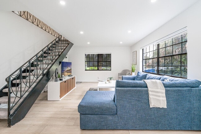 Photo - 809 SW 14th Ct Unit SI FL2-ID1475655P