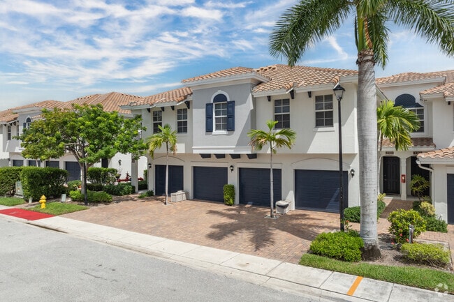 Building Photo - Bridgewater at Lake Osborne