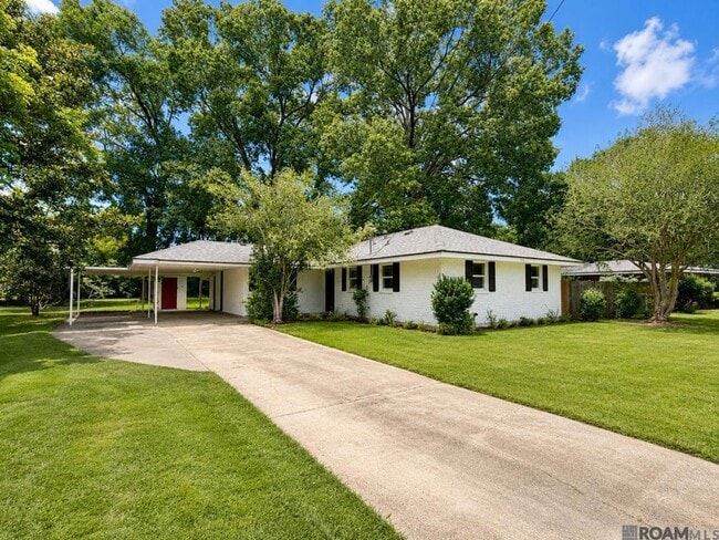 Building Photo - 8131 Sholar Dr