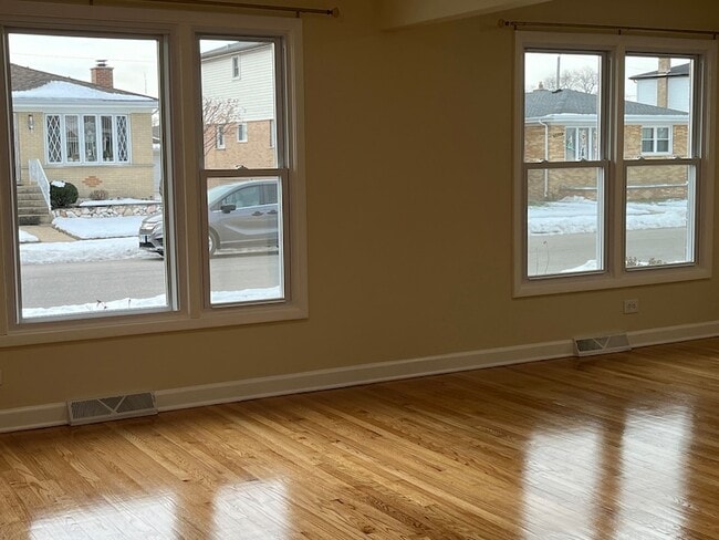 Photo - 3837 Emerson Dr