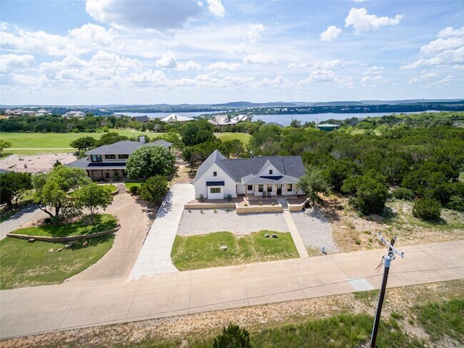 Photo - 405 Oak Tree Dr
