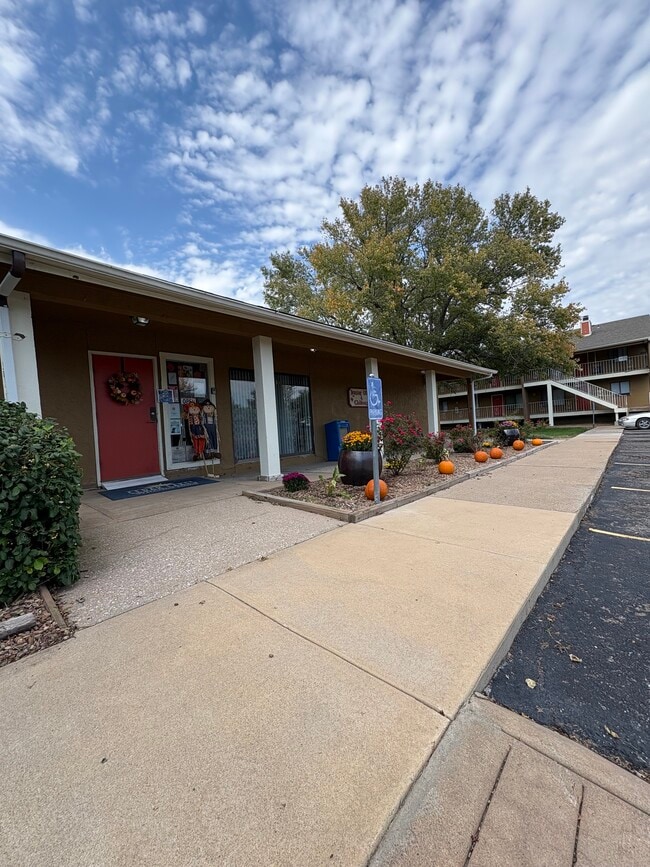 Office - Cedar Lakes Apartments