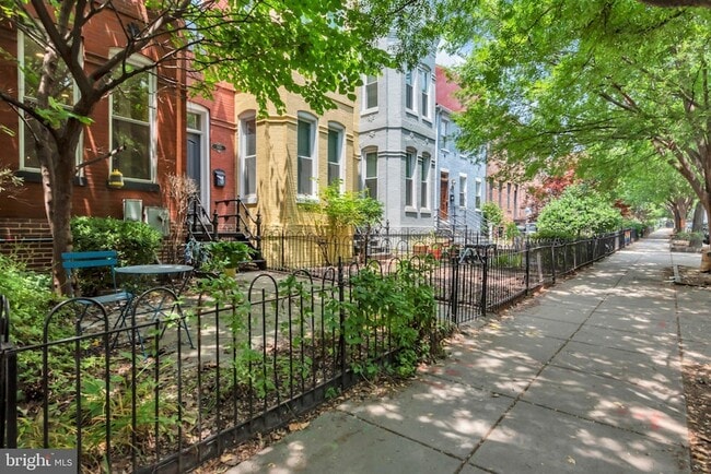 Photo - 1810 6th St NW