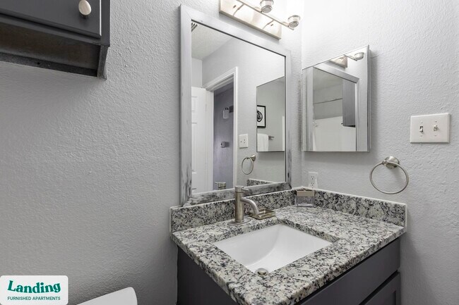 Photo - 1919 W Tarrant Rd Unit 405