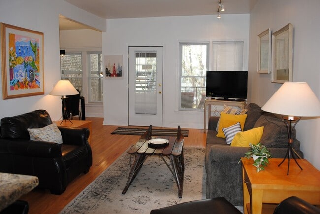 Photo - 1522 N La Salle Dr