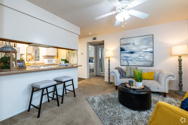 2BR, 1BA - 700SF - Living Room - Fountain Lakes