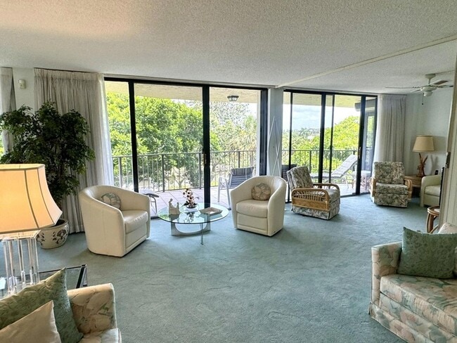 Photo - 799 Jeffery St Unit 4100