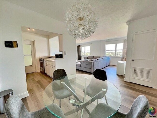 Photo - 2555 NE 11th St Unit 809