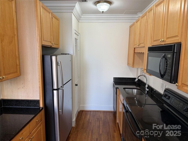 Photo - 515 N Church St Unit 204