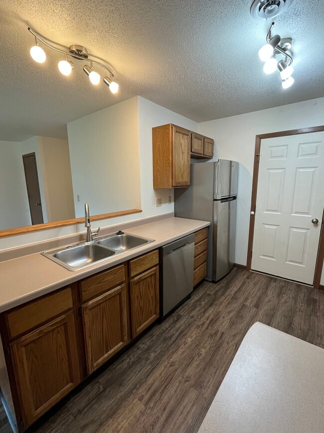 3 Bedroom | 1.5 Bathroom - Courtyard Townhomes