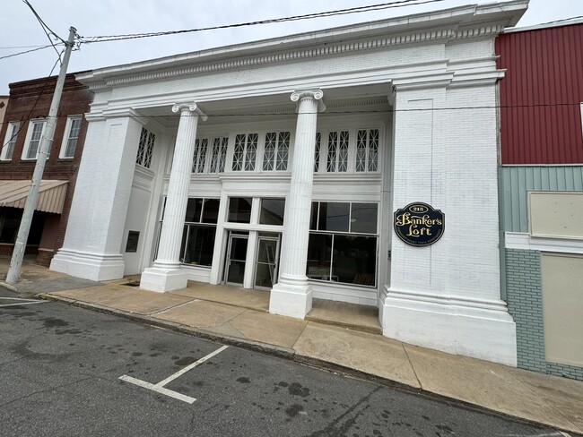 Photo - Banker's Loft - Furnished Lofts in Eden