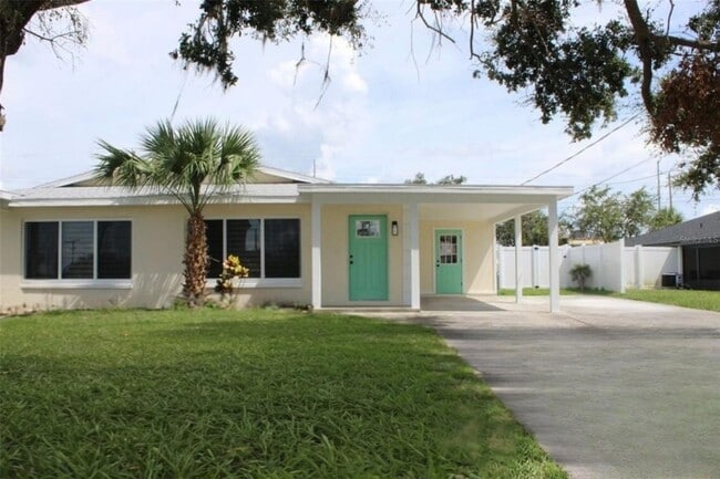 Building Photo - 6013 Fortune Pl