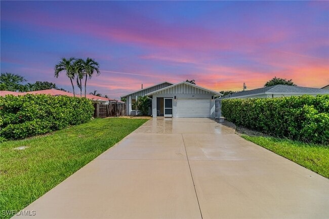 Building Photo - 517 98th Ave N