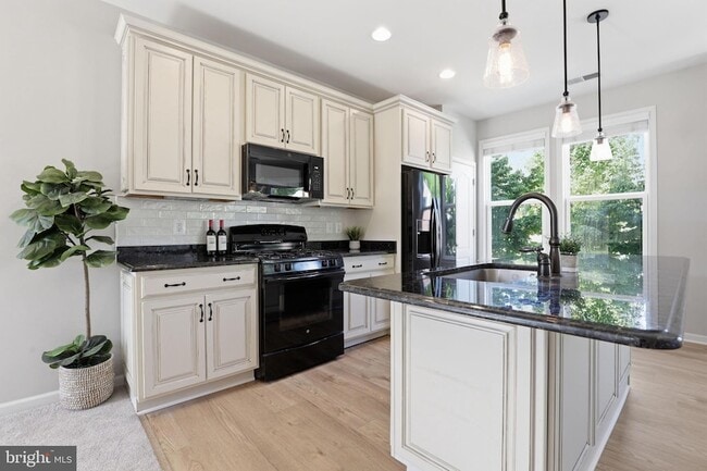 Photo - 8923 Quarry Rd