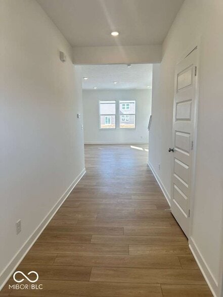 Photo - 820 Hardin Pl