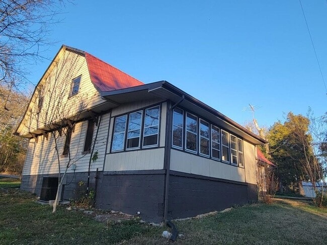 Photo - 688 Speck Rd