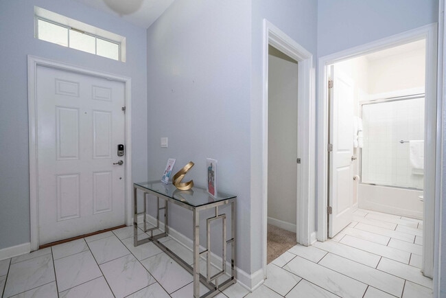 Photo - 4827 Kings Castle Cir Unit ID1280982P