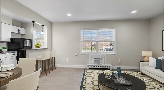 Living Room - Laurel Court