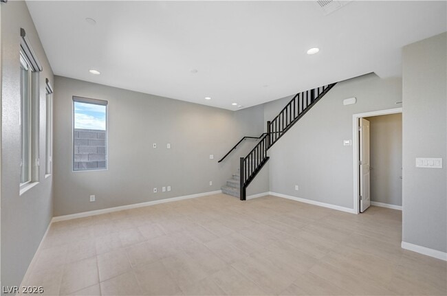Photo - 1796 Passerine St