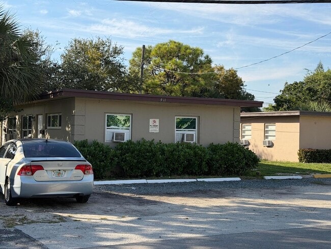 Photo - 911 NW 12th Ave Unit 1-a