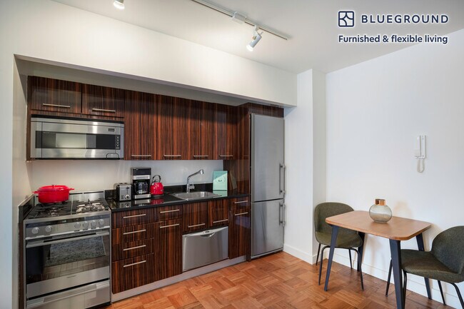 Photo - 67 Wall St Unit SI FL20-ID271