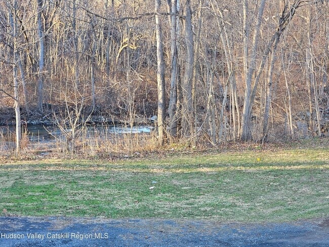 Photo - 8 Freehold Mills Dr