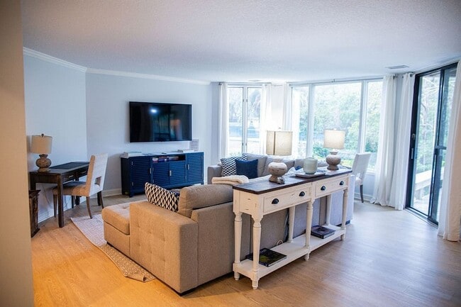 Photo - 2322 Boxwood Ln