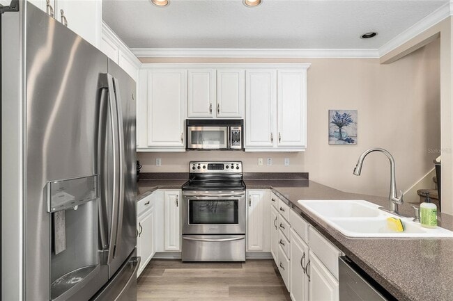 Photo - 104 S Moody Ave