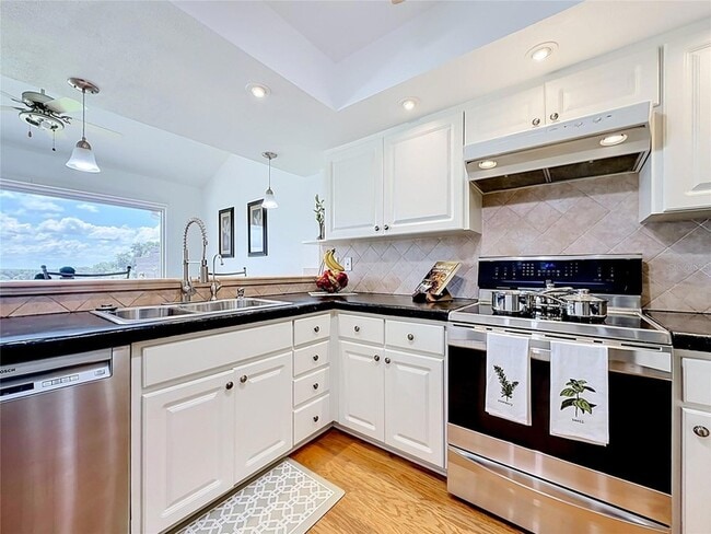 Photo - 6042 Topsail Rd