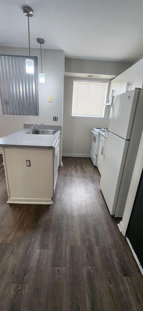 Photo - Center Street Place