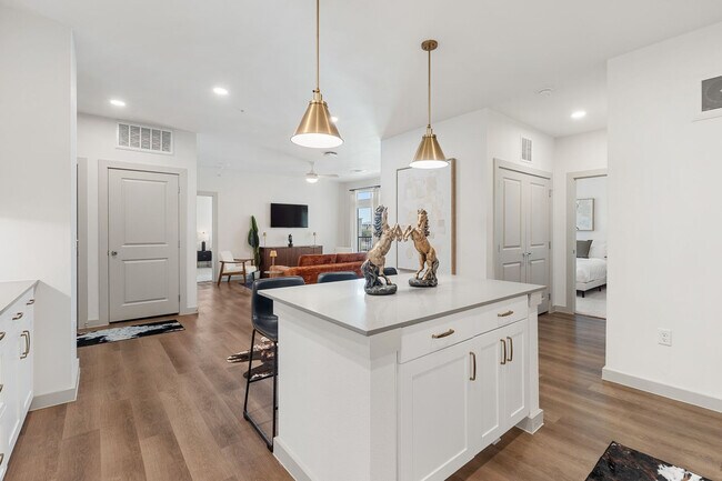 Photo - 1301 Leah Ave Unit SI FL1-ID1499094P