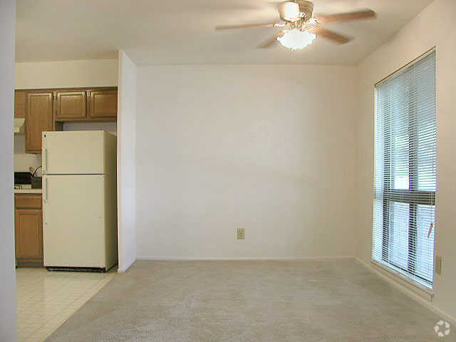 Dining Room - Columbia Landing Apartments