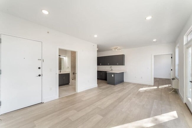 Photo - 43-45 W 32nd ST Unit 501