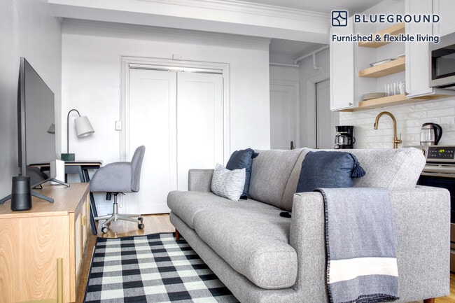 Building Photo - 1284 Beacon St Unit FL4-ID480