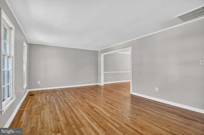 Photo - 7720 Loudon Dr