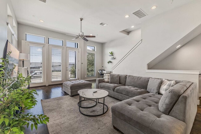 Photo - 2114 Sabine St Unit ID1257735P