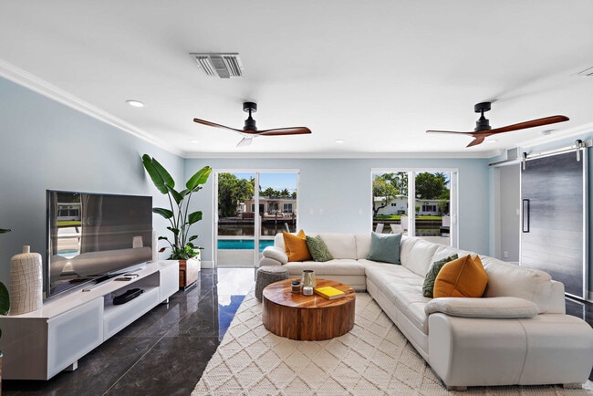 Building Photo - 2001 NW 36th St Unit ID1346932P