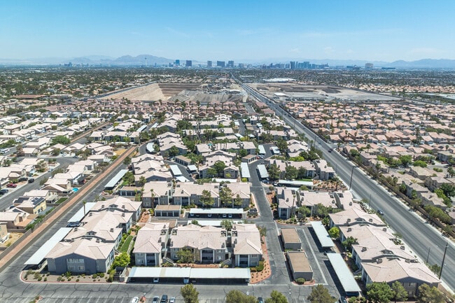 Building Photo - San Croix