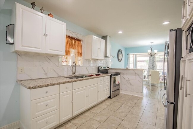 Photo - 5611 Long Creek Ln