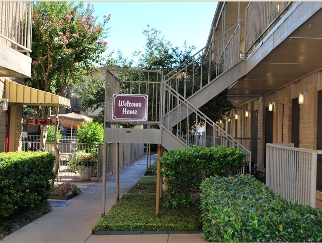 Building - Everton at Bellmar