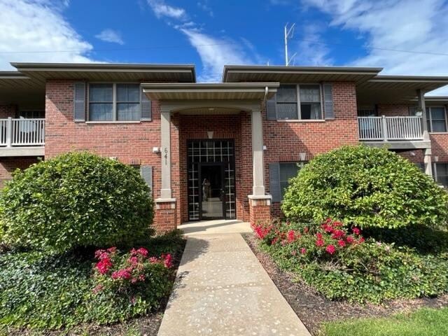 Building Photo - 641 Cambridge Ct Unit 2B