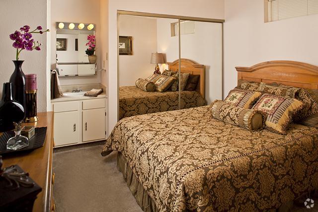 Bedroom - Polo Run Apartments