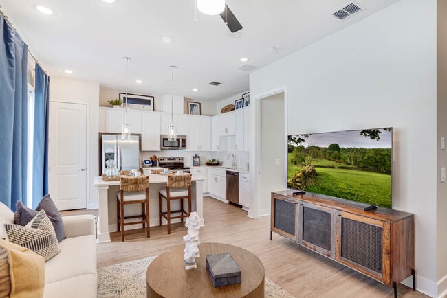 Photo - Yardly Bellalago