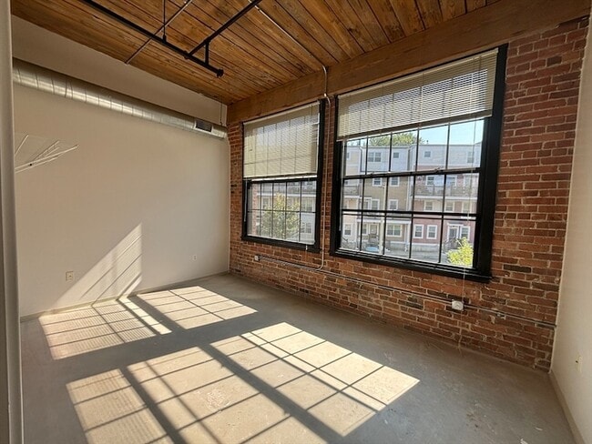 Building Photo - 88 Gerrish Ave Unit 214