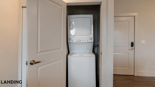 Photo - 5885 Lakehurst Dr Unit 1345