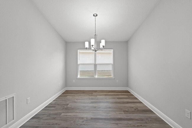 Photo - 571 Riverwalk Cir